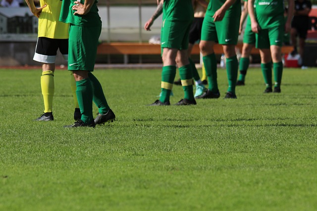 曼城vs利兹联首发：哈兰德先发，福登、B席、阿姆帕杜出战