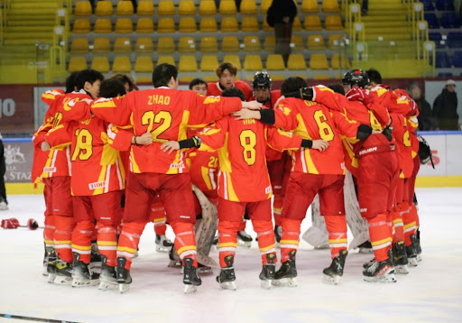 镜报：麦克托米奈上赛季意甲收官战亲签球衣成交价超2.4万欧