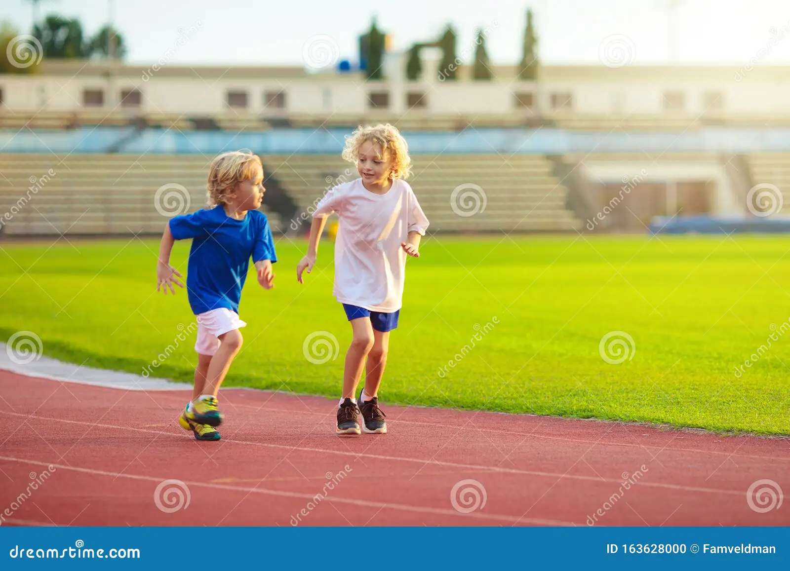 昆明市台联“昆台情·羽你同行”羽毛球联谊交流活动举办